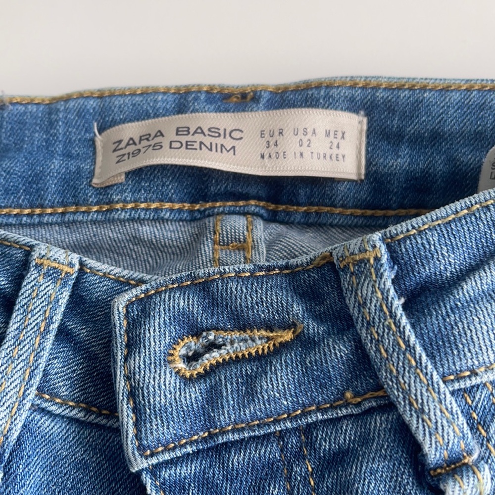 Zara Basic Denim Jeans w Side Stripes size 2